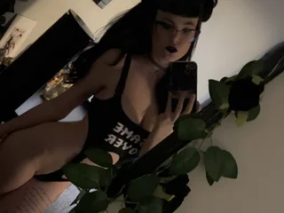 BettiePainXO