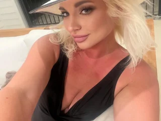 Royalblonde69